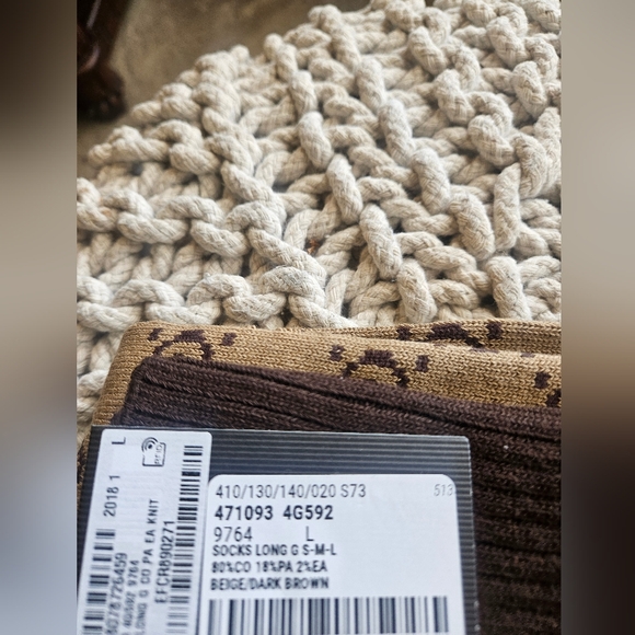 Gucci Brown Dress Socks with Iconic GG Pattern - Picture 4 of 6